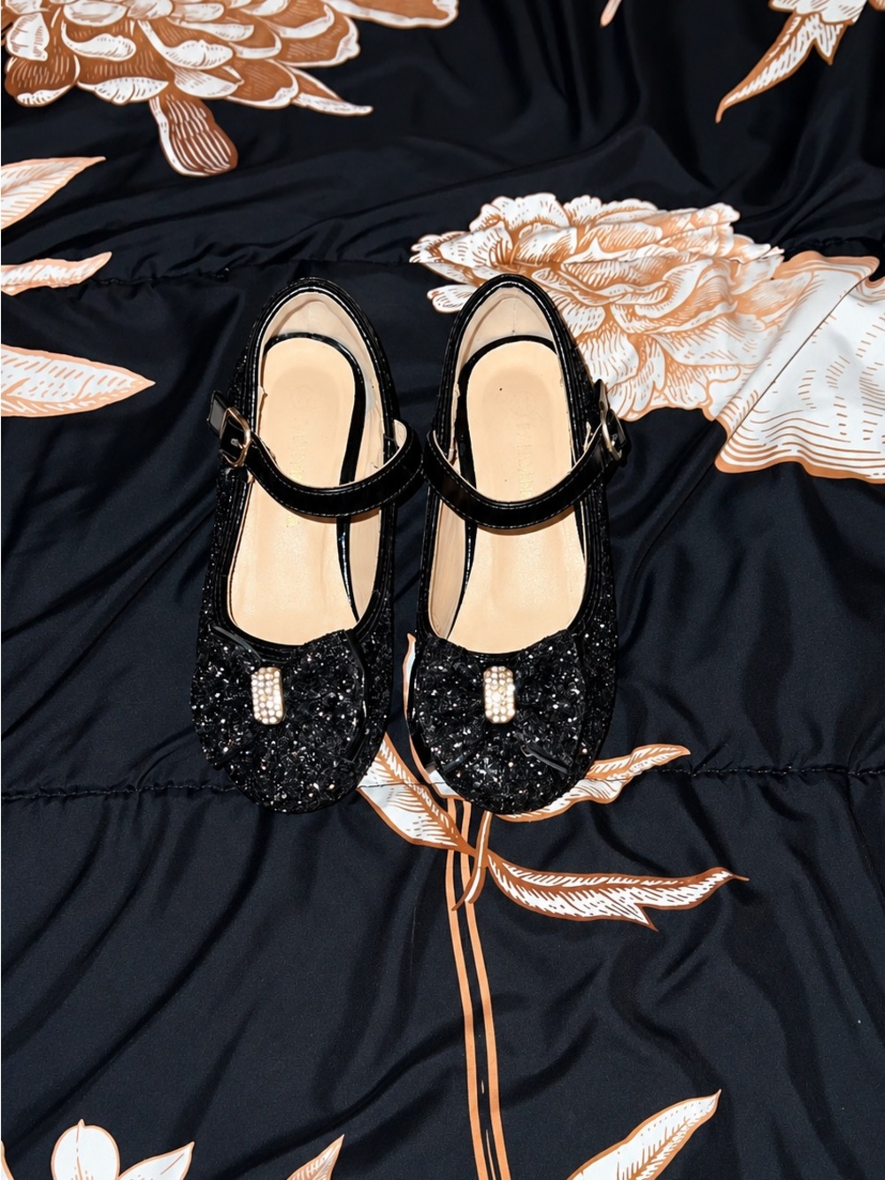 Toddler Girls’ Black Glitter Mary Jane Dress Shoes – Size 11